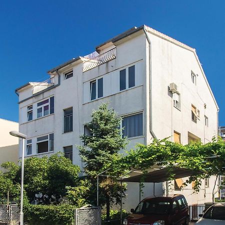 Amazing Apartment In Split With Kitchen Zewnętrze zdjęcie