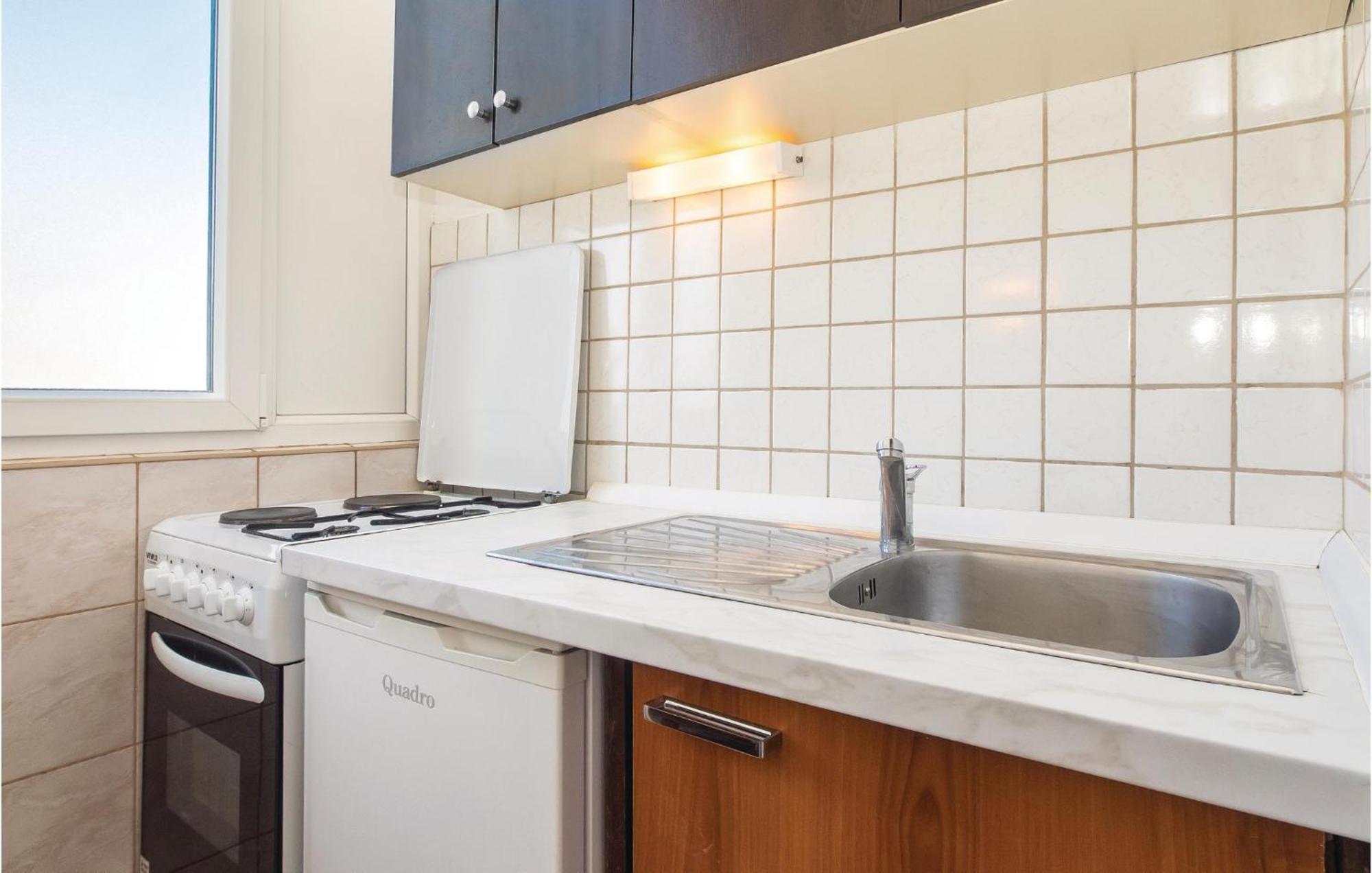Amazing Apartment In Split With Kitchen Zewnętrze zdjęcie