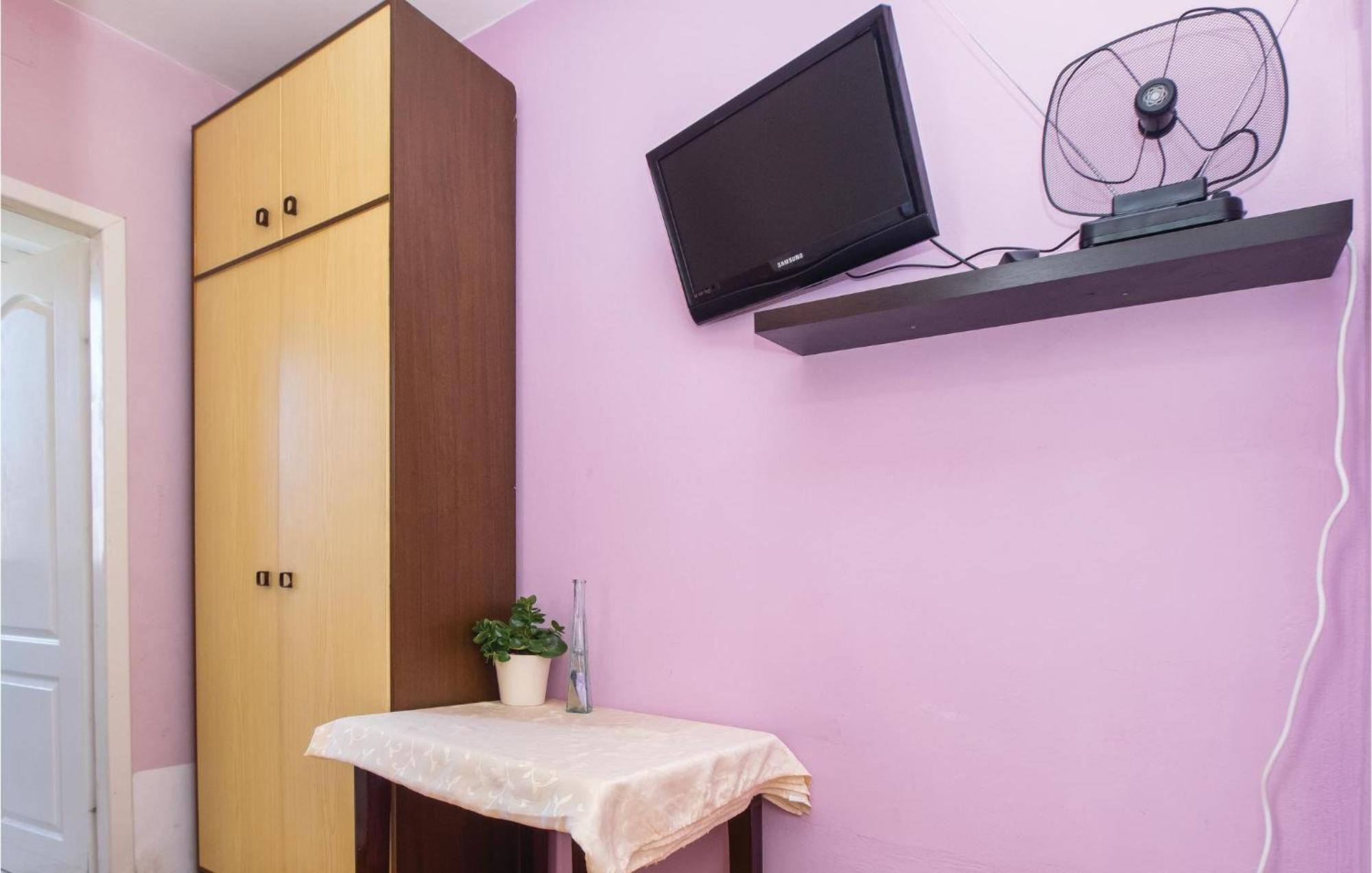 Amazing Apartment In Split With Kitchen Zewnętrze zdjęcie